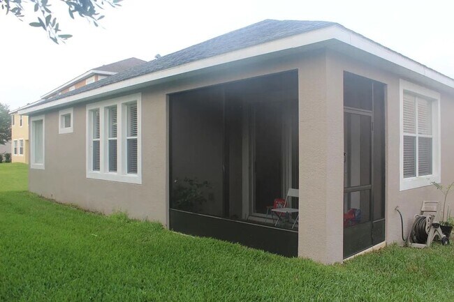 Foto del edificio - Elegant 4-bedroom 3-bathroom Home in Windermere