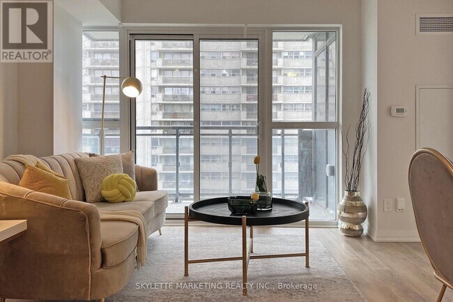 Photo du bâtiment - 30 Meadowglen Pl