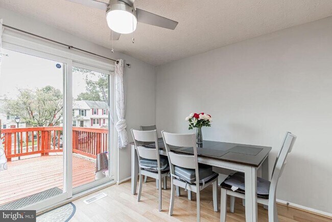 Foto del edificio - 11260 Westport Dr