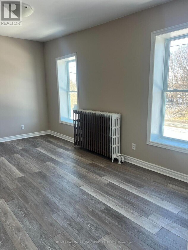 Photo du bâtiment - 730 Simcoe St S