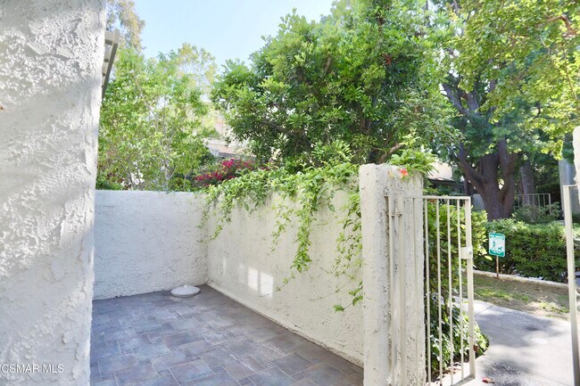 Foto del edificio - 11738 Moorpark St