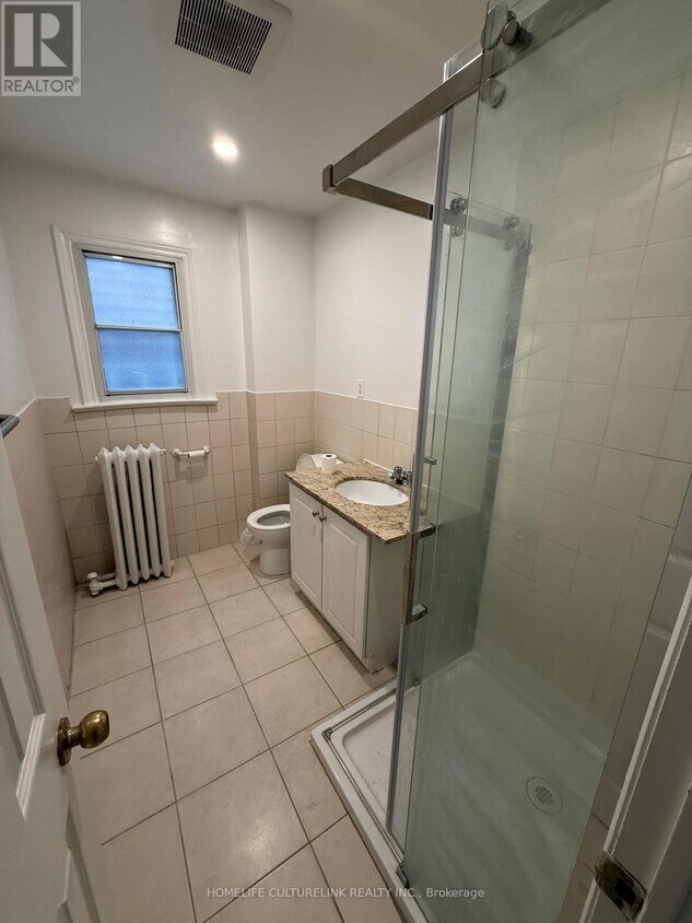 Photo du bâtiment - 158 Danforth Ave