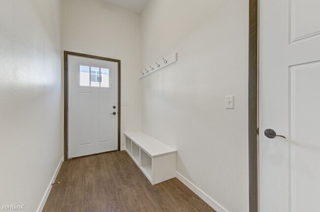 Building Photo - 3 br, 2 bath Townhome - Pleasant View Heights