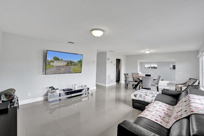 Foto del edificio - 3322 McKinley St