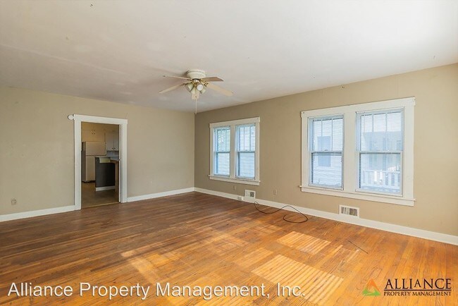 Foto del edificio - 4 br, 2 bath Apartment - 326 N. 16th St.
