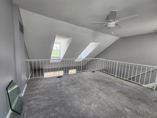 Building Photo - 6911 Rockfield Rd
