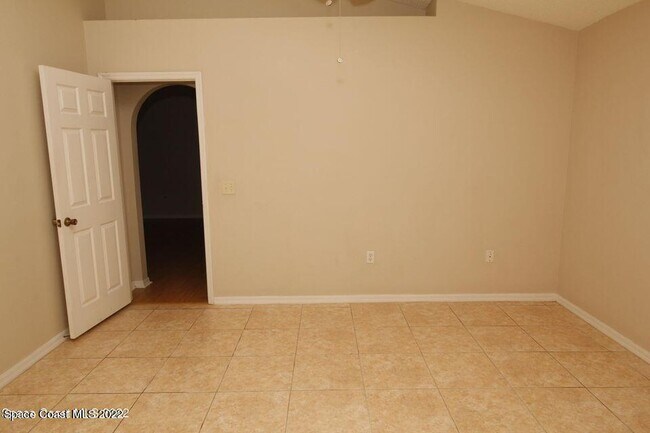 Foto del edificio - 2230 Redwood Cir