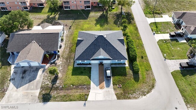 Building Photo - 4022 SW 7th Pl