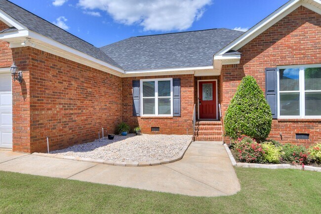 Building Photo - Beautiful Ranch in Grovetown!
