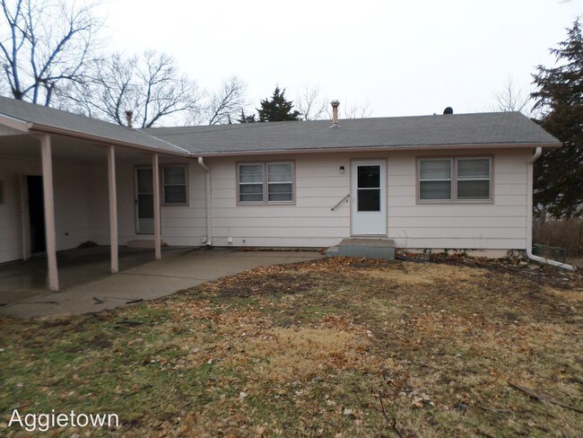 Building Photo - 402-402 Shelle Rd