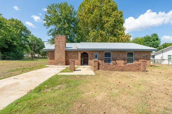 Building Photo - 141 Babs Dr