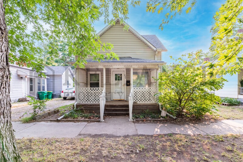 Primary Photo - 230 S Millwood Ave