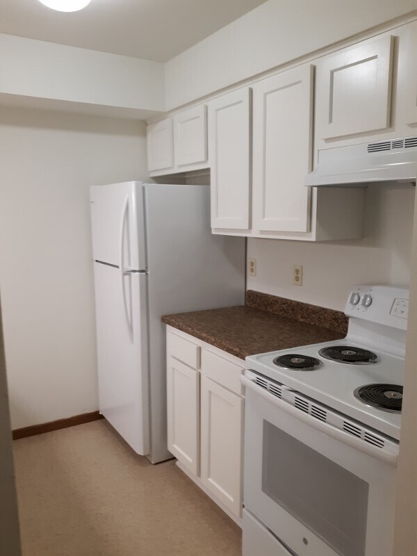 Building Photo - Topaz Apartments N62W23404 Silver Spring Dr.