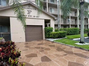 Building Photo - 12650 SW 15th St