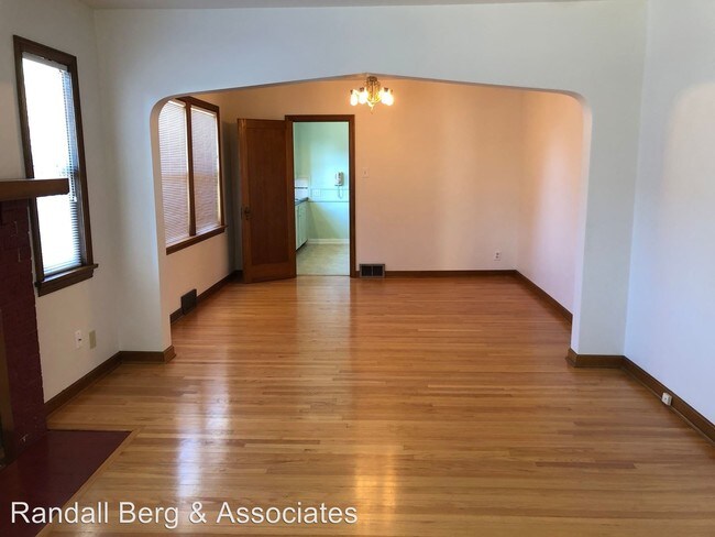 Foto del edificio - 2 br, 1 bath House - 4847 41st Avenue SW
