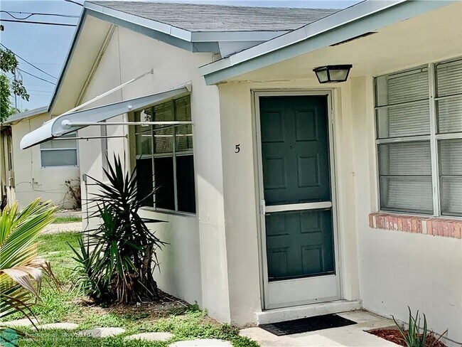 Foto del edificio - 711 SE 15th St