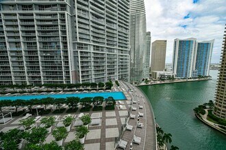 Building Photo - 495 Brickell Ave