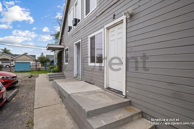 Foto del edificio - 1323 Monterey Ave