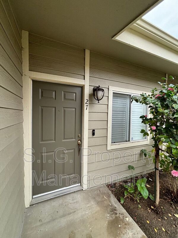 Building Photo - 11377 Osborne Pl