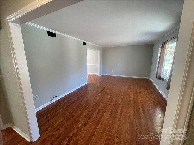 Foto del edificio - 6160 Timberlane Terrace