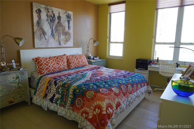 Foto del edificio - 701 Brickell Key Blvd