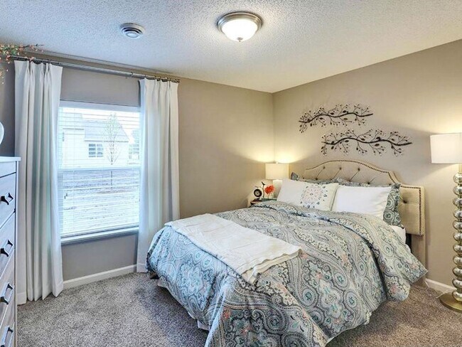 Foto del edificio - 6690 Jasmine Ave S