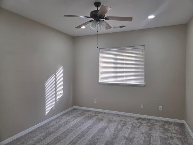 Foto del edificio - 328 La Paz St