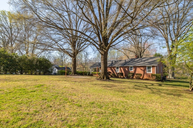 Building Photo - 3327 Emory Dr