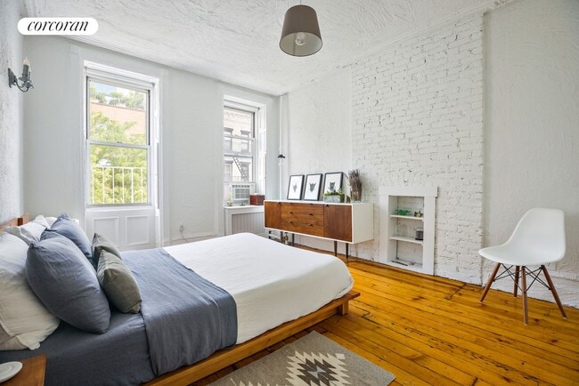 Foto del edificio - 236 E 6th St