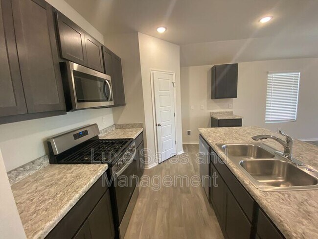 Foto del edificio - 9512 Squire Ln