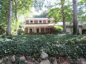 Building Photo - 2622 Roanoke Ave