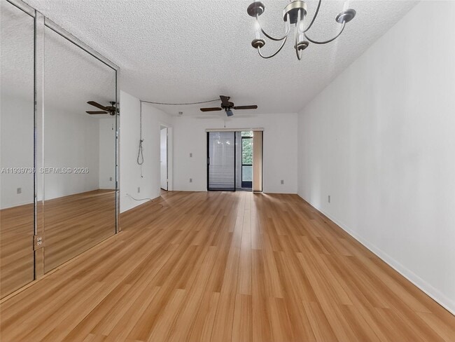 Foto del edificio - 10409 NW 11th St