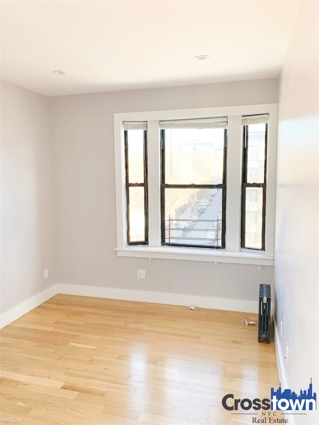 Building Photo - 6 br, 2 bath Apartment - 610 W 136th St