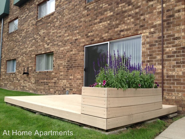 Foto del edificio - 825-825 Driftwood Dr