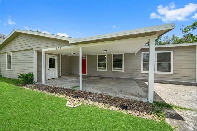 Building Photo - 323 Seagrove St
