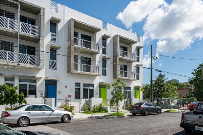 Building Photo - 765 NW 1st St