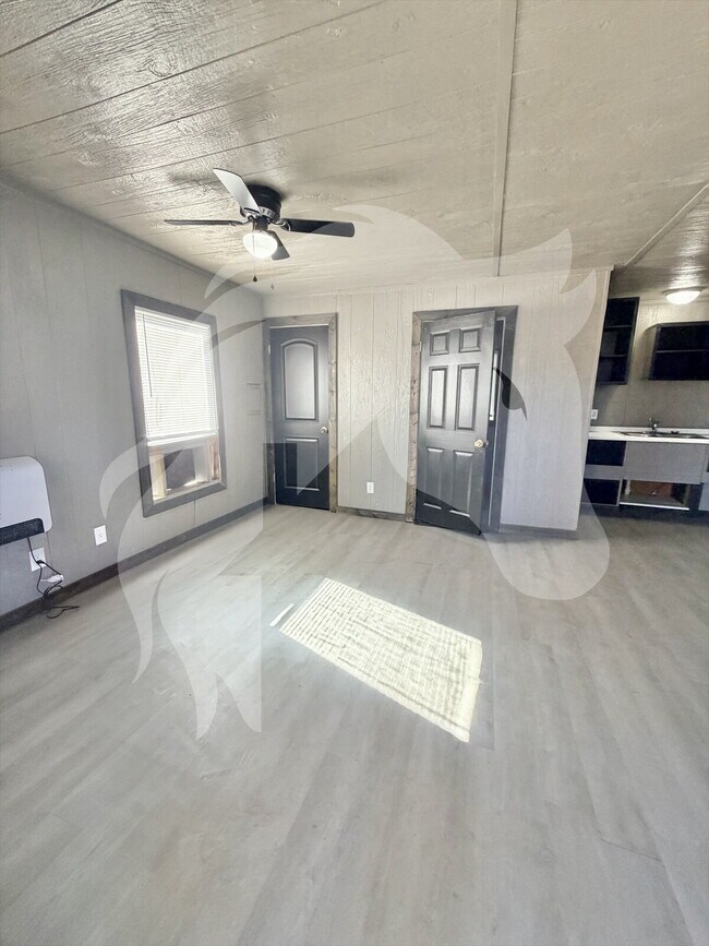 Foto del edificio - "Charming Studio Retreat at 334 1/2 South Pine Street, Ponca City!"