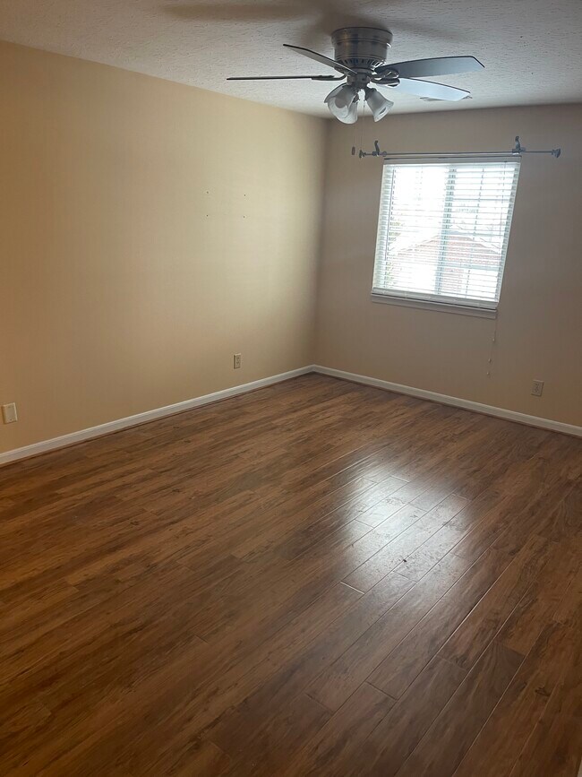 Master BR - 7311 Chatham Ct
