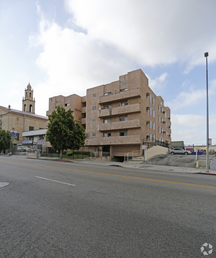 Building Photo - 2960 8th Ave