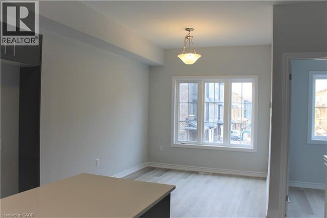 Building Photo - 124 Compass Trail