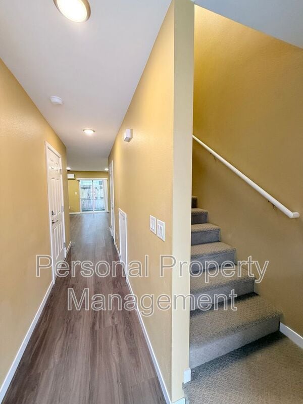 Foto del edificio - 5711 NE 74th Ct