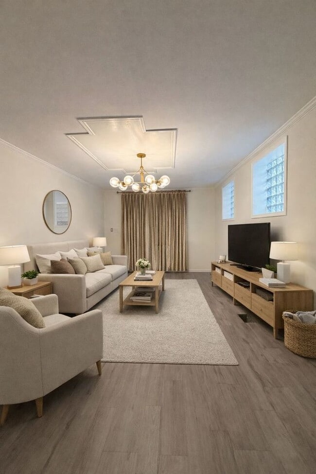 Building Photo - 642 N Dearborn St