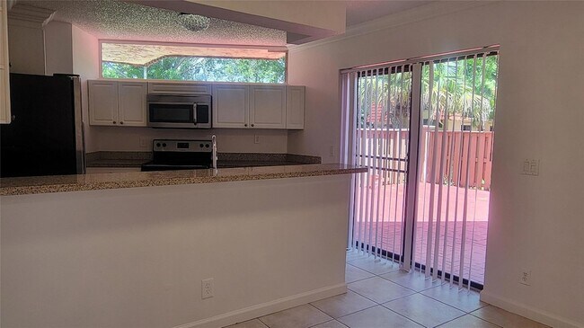 Foto del edificio - 8099 Severn Dr