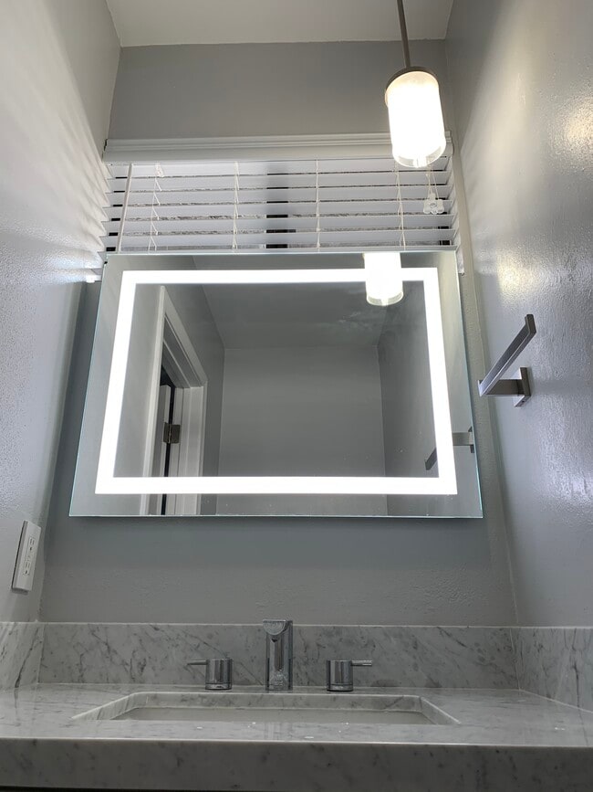 Downstairs Guest Bathroom - 11823 Mayfield Ave