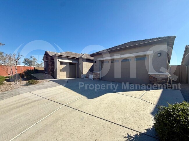 Foto del edificio - 213 E Birchwood Pl