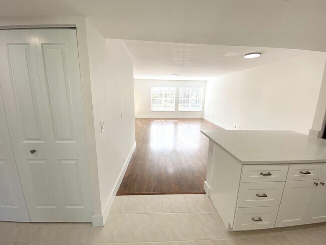 Building Photo - 6283 La Costa Dr