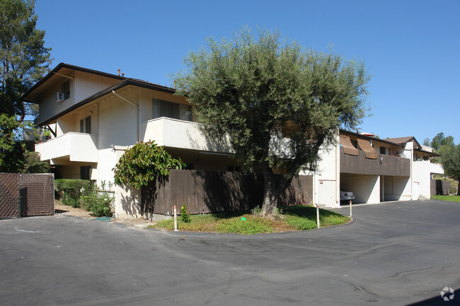 Building Photo - Green Hill Apartments