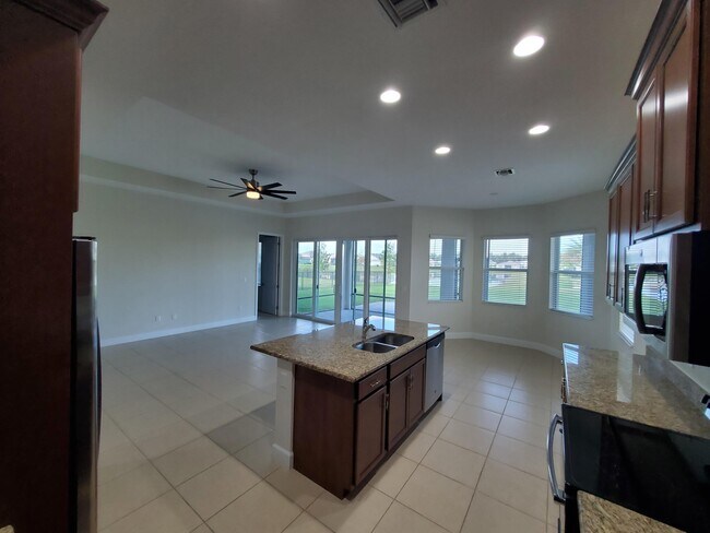 Foto del edificio - 15151 Goldfinch Cir