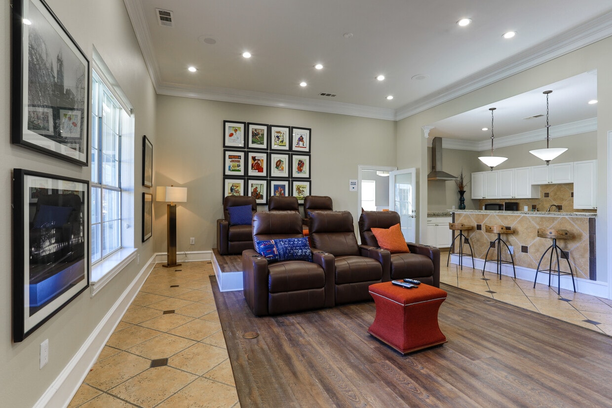 Photo - Samford Square Apartments