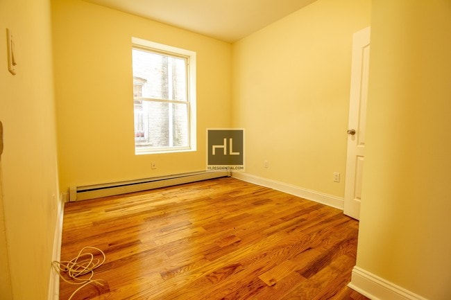 Building Photo - 3 BEDROOM ON NEW JERSEY AVENUE